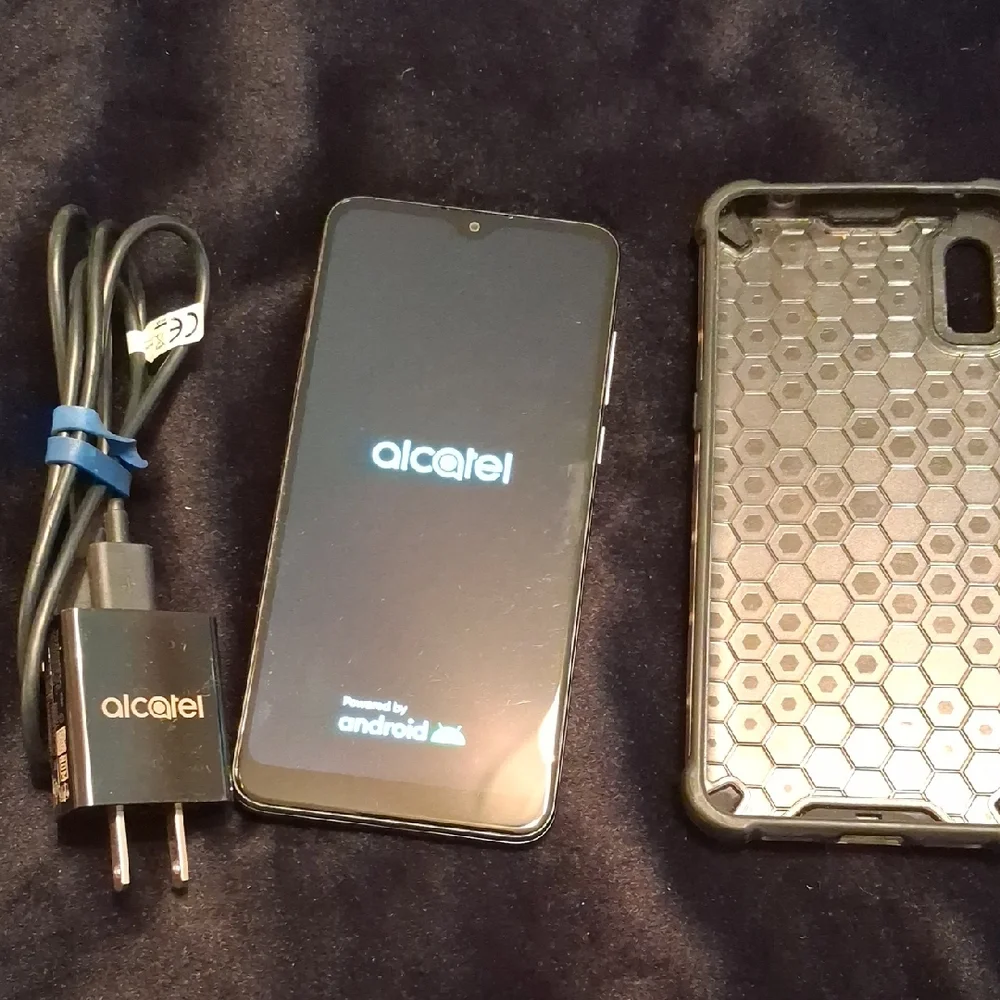 Alcatel Black Smartphone with Charger and Case - Picture 1 of 6